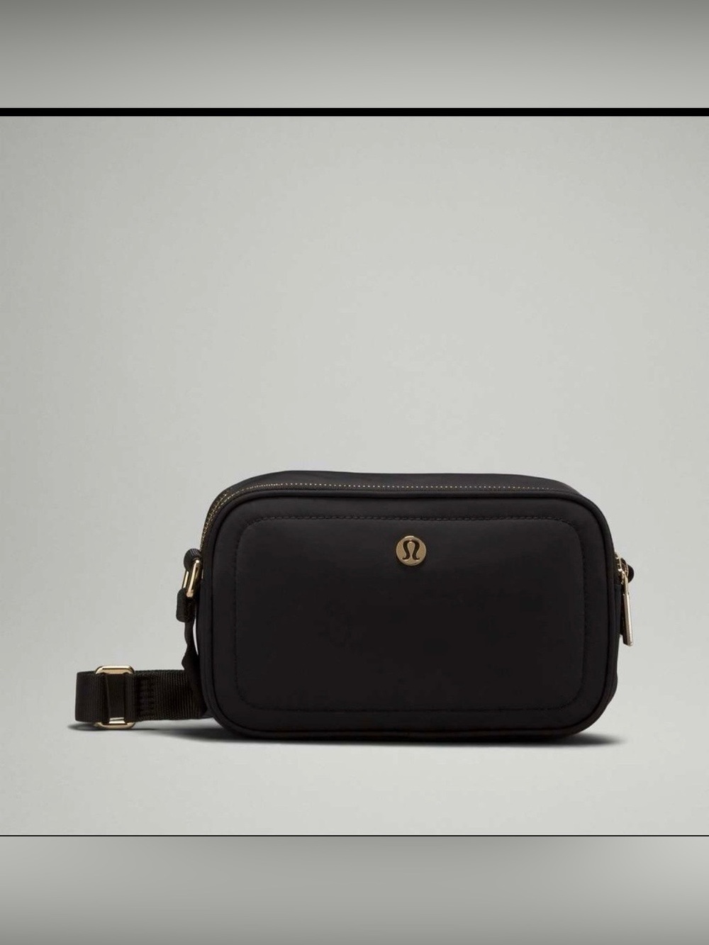 Lululemon Crossbody Camera Bag 2L
Black / Gold